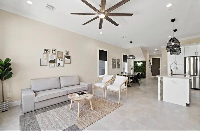 Foto del edificio - 3703b Bolin Rd