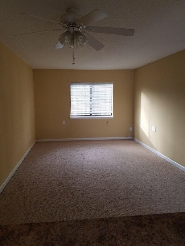 Foto del edificio - 2 bedroom 2 bath for $1050 a month! Coastal Villas