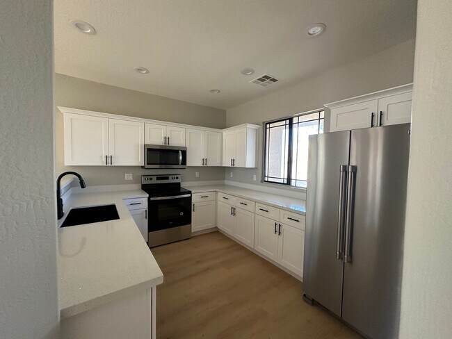 Building Photo - 3 BEDROOM IN SAN TAN RANCH