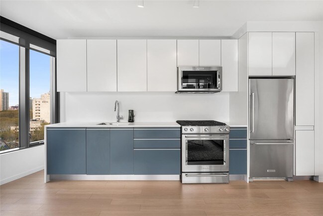 Building Photo - 415 Red Hook Ln