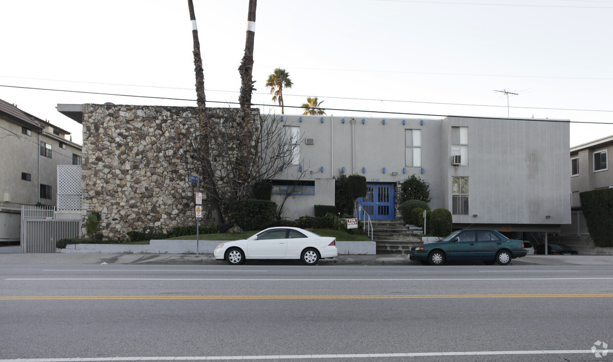 Primary Photo - Burbank Park Apartments