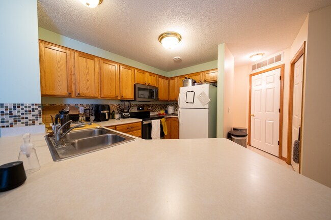 Building Photo - 17431 Glacier Wy