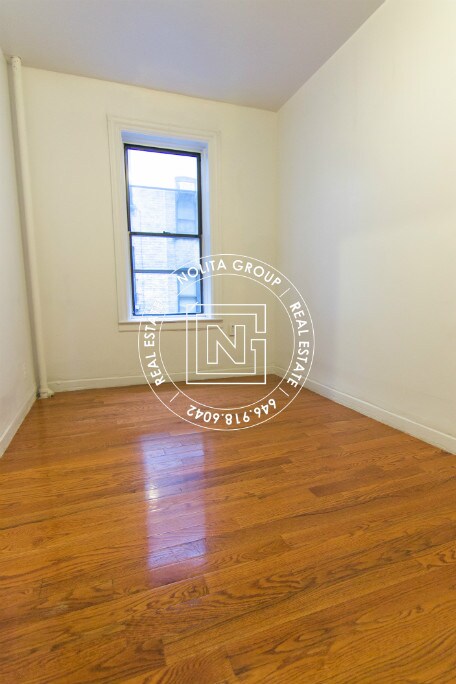 Building Photo - 381 Hooper St