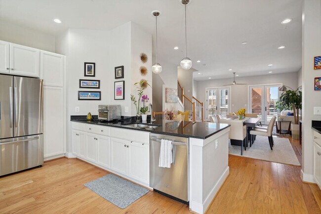 Foto del edificio - 705 E Howell Ave
