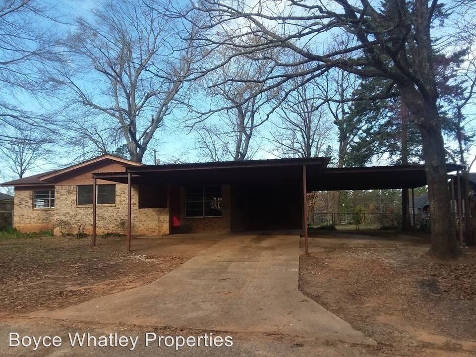 Primary Photo - 3 br, 1.5 bath House - 813 Dogwood Tr.