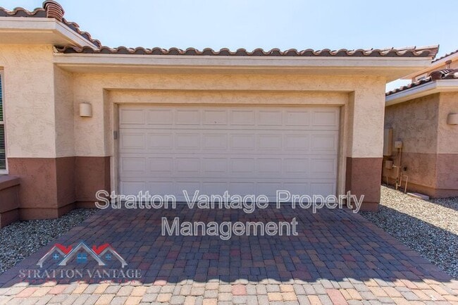 Building Photo - 13562 W Cypress St