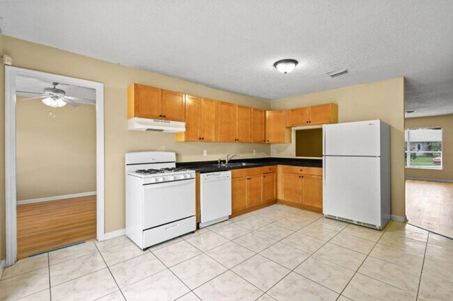 Foto del edificio - 6126 Wauconda Way E