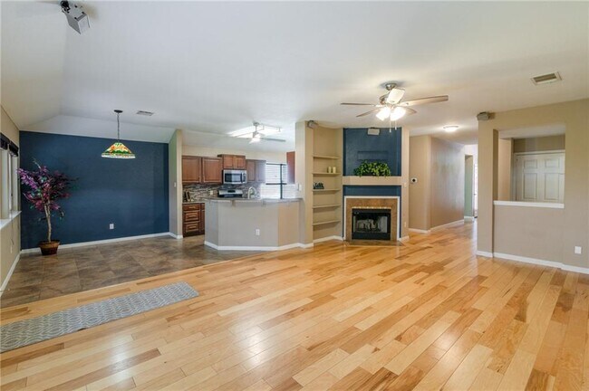 Foto del edificio - 2411 Roundabout Ln