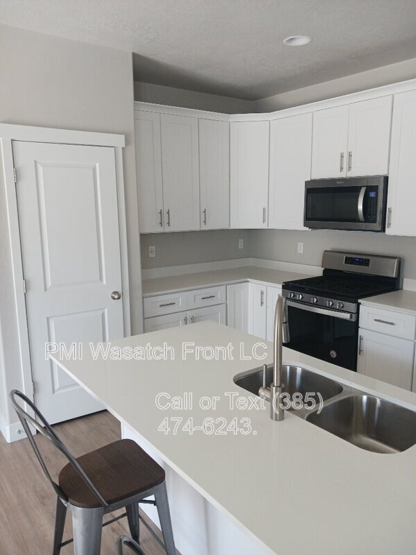 Photo - 1627 W Rockaway Ln House