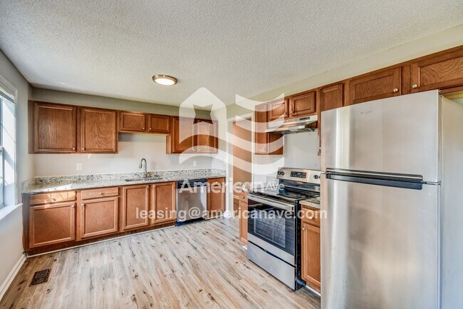 Foto del edificio - 28 Springbrook Cir