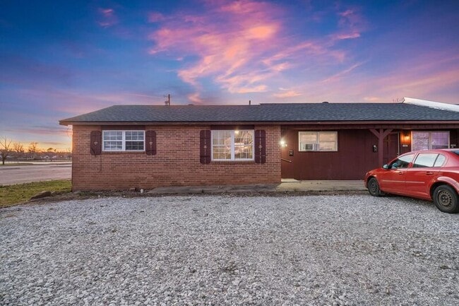 Photo - 740 N 6th St House