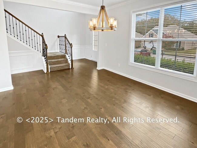 Foto del edificio - 8020 Forest Hills Dr