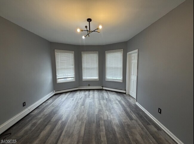 Foto del edificio - 280 S 6th St