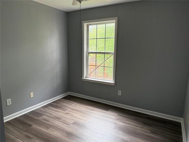 Foto del edificio - 340 Wittenridge Ct