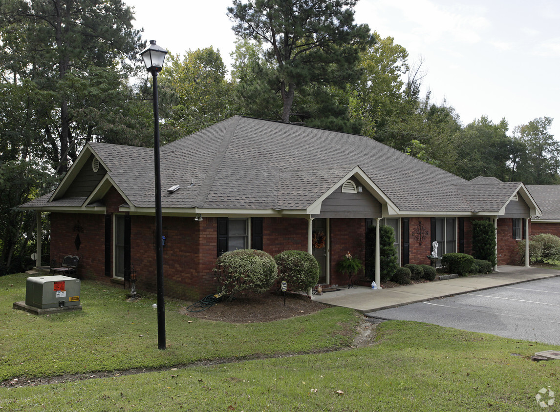 Primary Photo - Pebblebrook Apartments