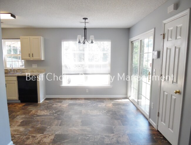 Building Photo - 665 S Morningwood Ln
