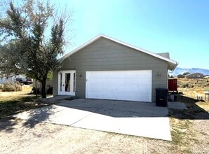 Building Photo - 528 Blackstone Dr