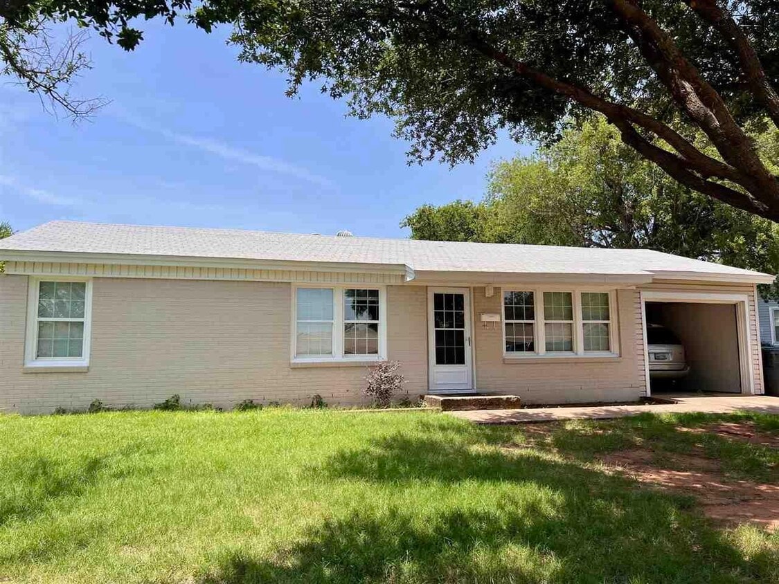 Primary Photo - 1215 Glidewell Ave