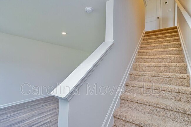 Building Photo - 319 Long Grove Ln