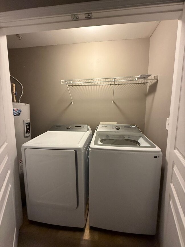 Building Photo - 06-204 Tennoppzone