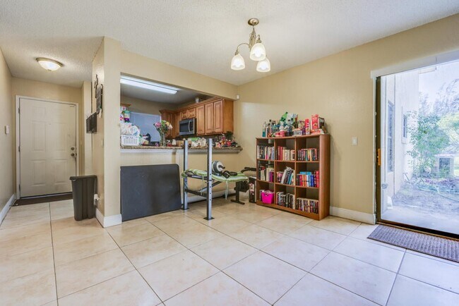 Building Photo - 1421 Windorah Way