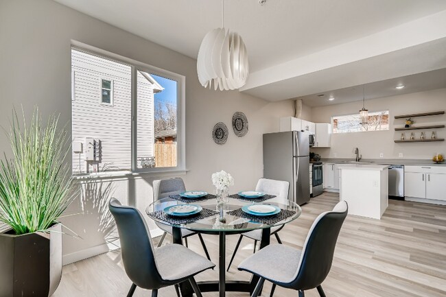 Photo - 708 Martin St Townhome