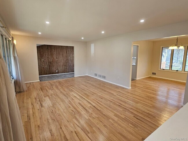 Building Photo - 3 Glenbrook Rd