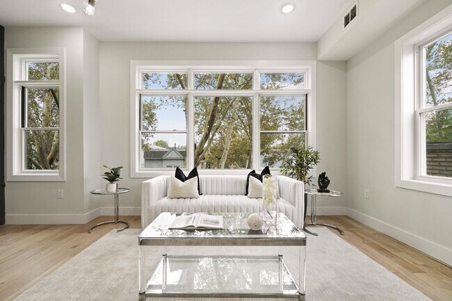 Foto del edificio - 7 Lienau Pl