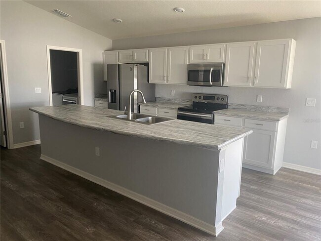 Foto del edificio - 6320 Gardner Dr