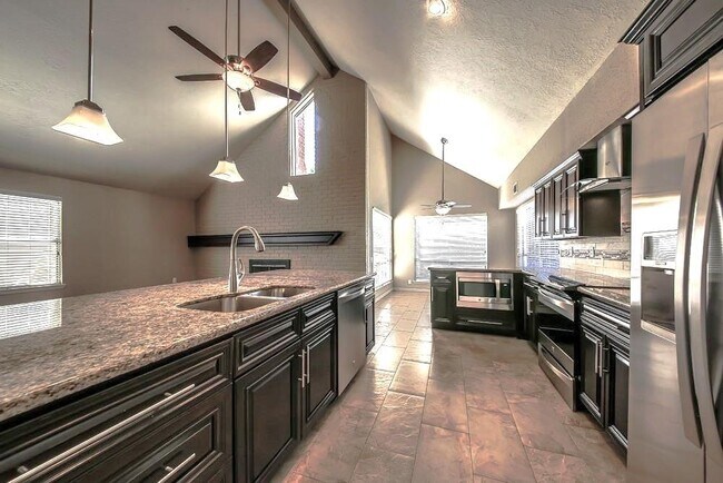 Building Photo - 2303 Cherry Bend Dr