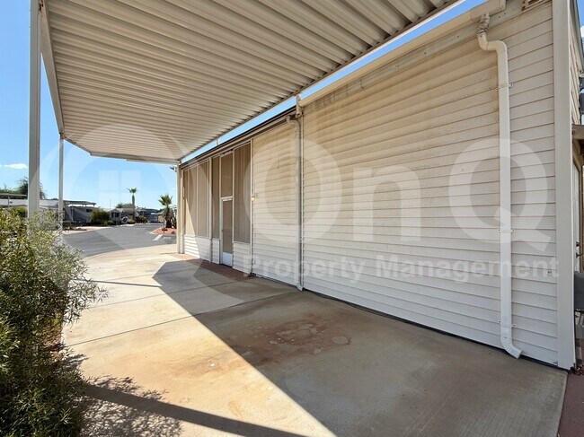 Foto del edificio - 17200 W Bell Rd