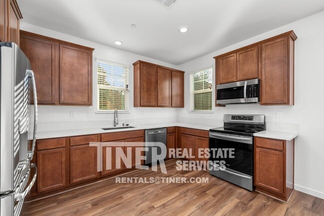 Photo - 220 Cinema St House