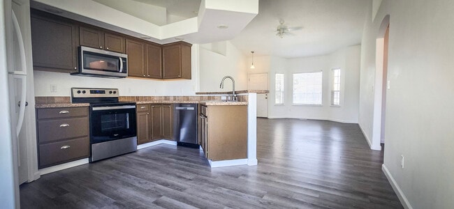 Foto del edificio - 5421 Hargrove Ave