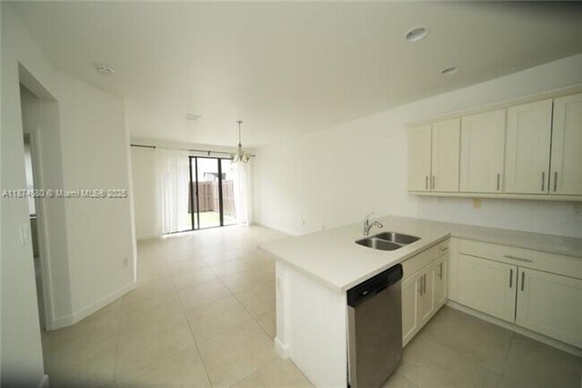 Foto del edificio - 10457 NW 61st St