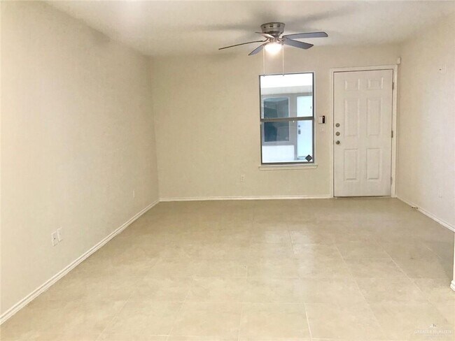 Building Photo - 13 Magdalena St