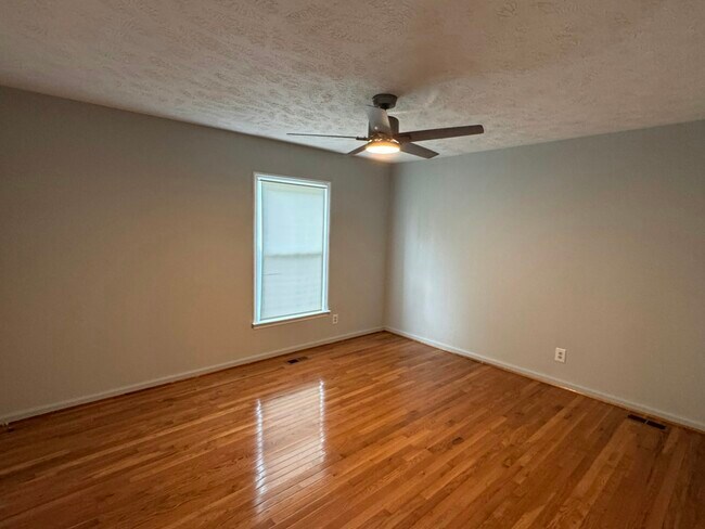 Building Photo - 6916 Twin Creek Ct