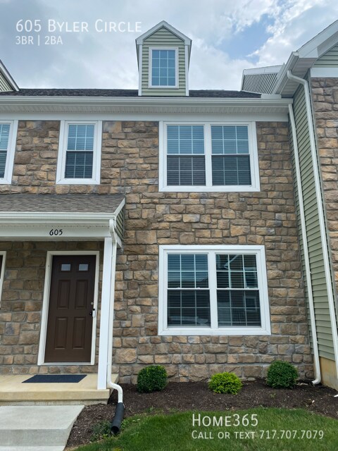 Building Photo - Move in by 2/5 and receive 1/2 off * Moder...