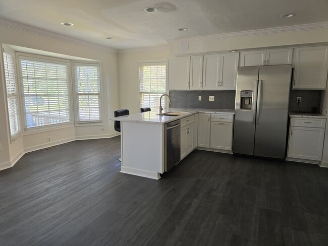 Kitchen/Kitchenette - 4708 Major Ct