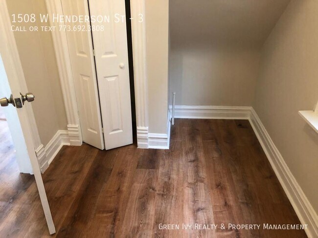 Building Photo - 2 Bedroom 1 Bathroom in Lakeview
