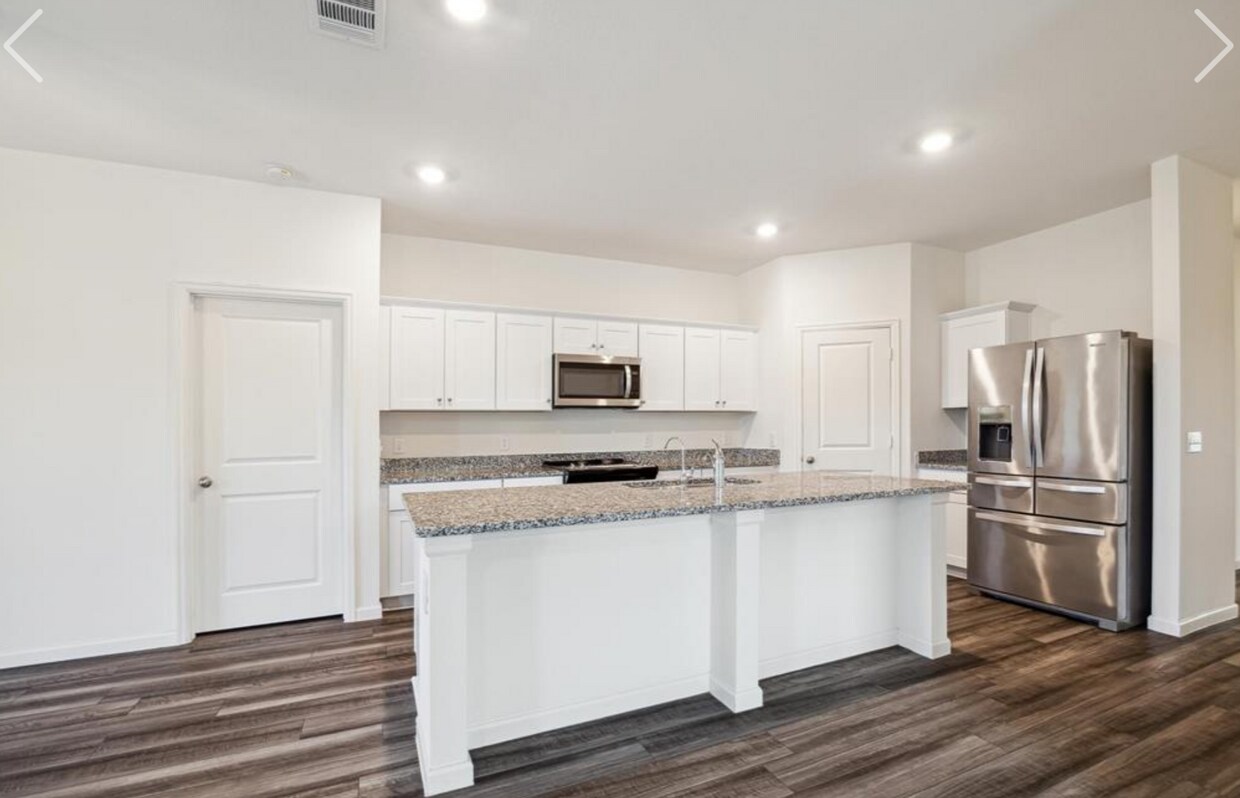 Foto del edificio - 4603 Highland Crest Dr
