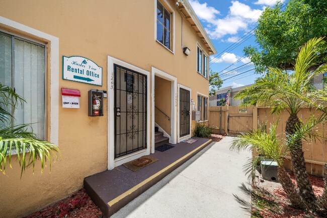 Foto del edificio - 1223 W Anaheim St