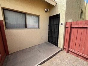 Building Photo - 1 E Navajo Rd