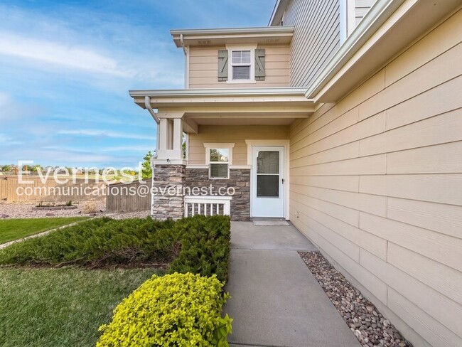Building Photo - 3 Bed/2.5 Bath Home with Fenced Yard & Garage / Available Now!