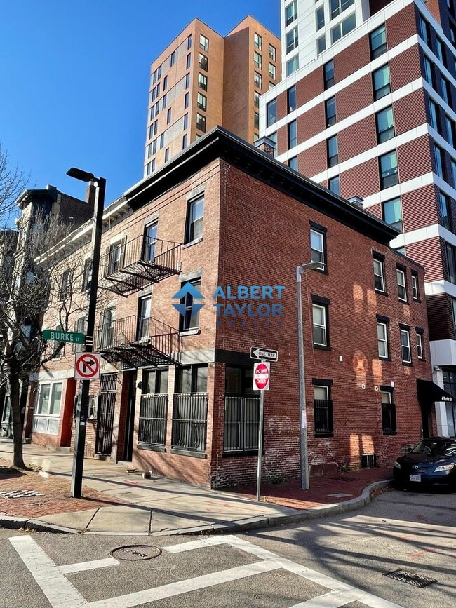 Building Photo - 4 Burke St