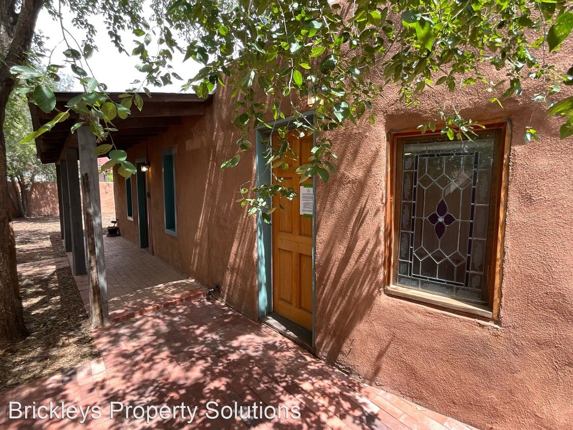 Primary Photo - Studio, 1 bath House - 1708 1/2 Griegos Rd NW