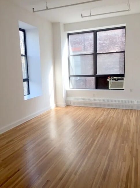 Building Photo - 450 6th Ave