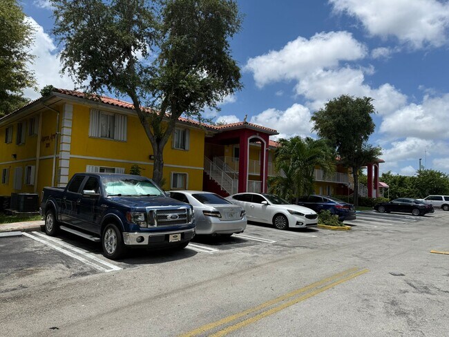 Foto del edificio - 201 NW 177th St