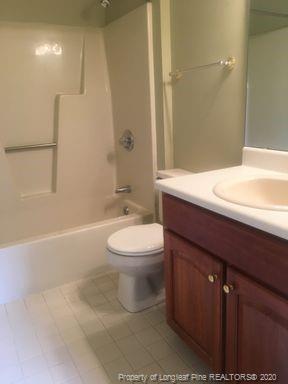 Foto del edificio - 496 Lands End Rd