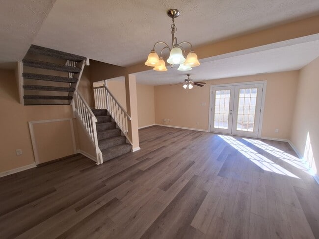 Building Photo - Move In Ready