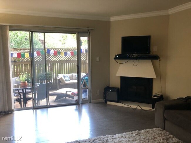 Building Photo - 1 br, 1 bath Condo - 420 Alberto Way